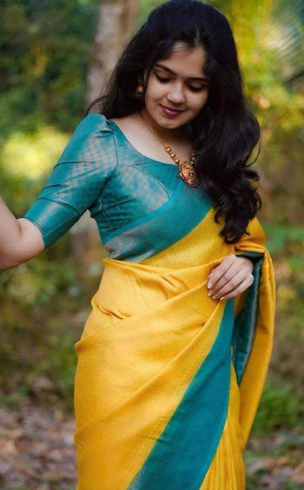 Riwaayat Litchi Silk Saree