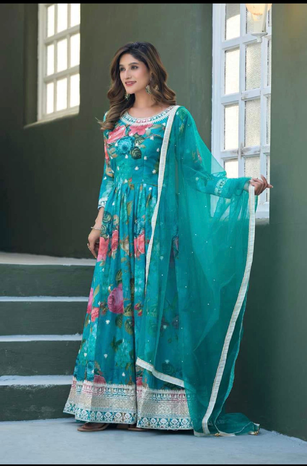 Riwaayat Silk Gown