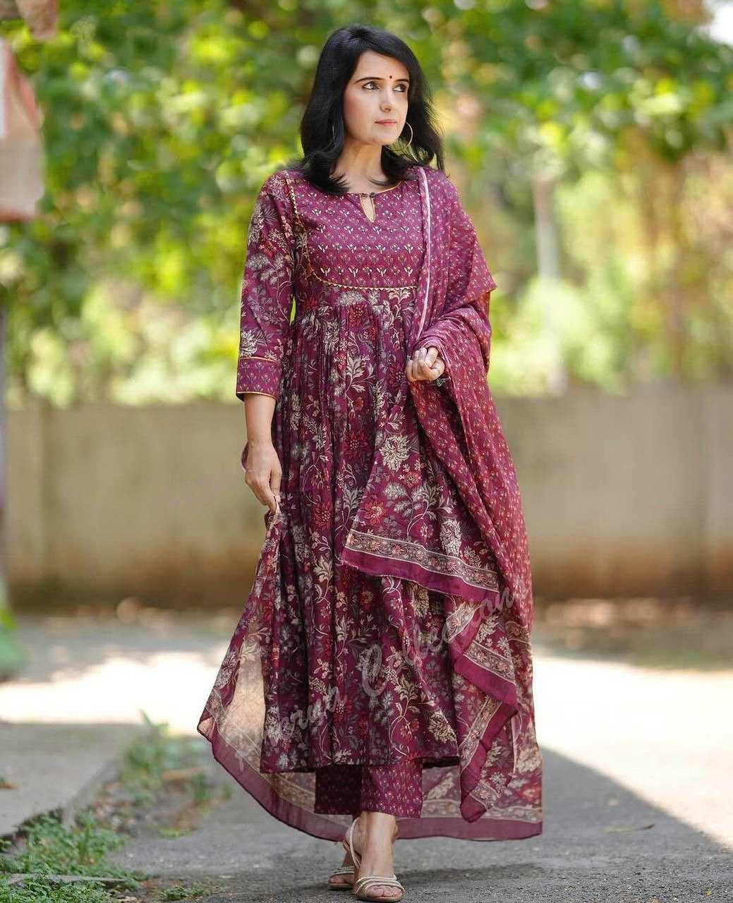 Riwaayat Rayon Kurti With Pants